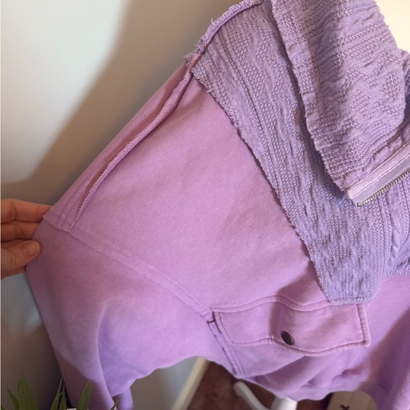 Oddy pullover with cute details - Picture 2 of 5